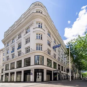 Corvinus - Newly Renovated **** Viena