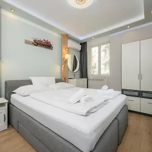 Palais Elegance **** Viena