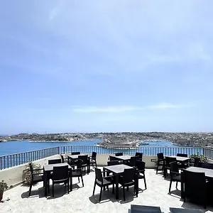 επισκεφθείτε το ξενοδοχείο